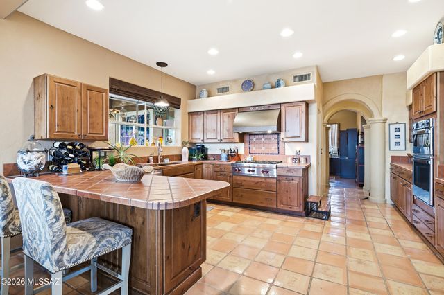 1061 N Mcelroy Place, Tucson, AZ 85745