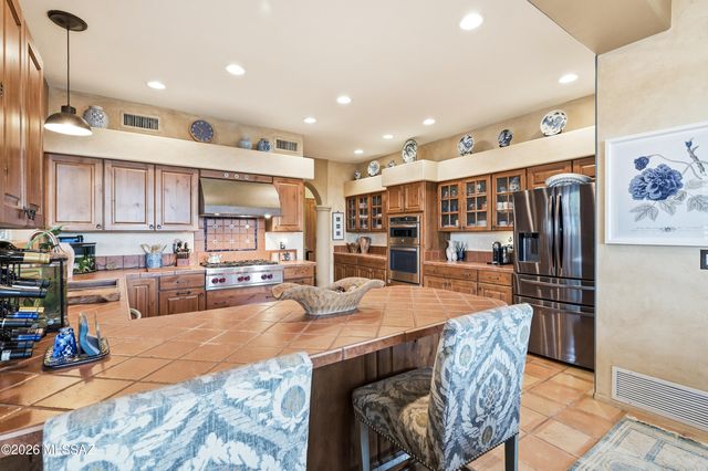 1061 N Mcelroy Place, Tucson, AZ 85745