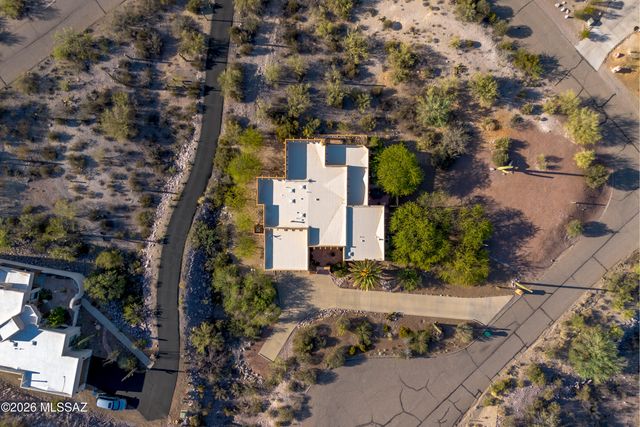 1061 N Mcelroy Place, Tucson, AZ 85745