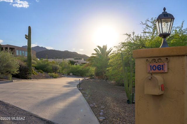1061 N Mcelroy Place, Tucson, AZ 85745