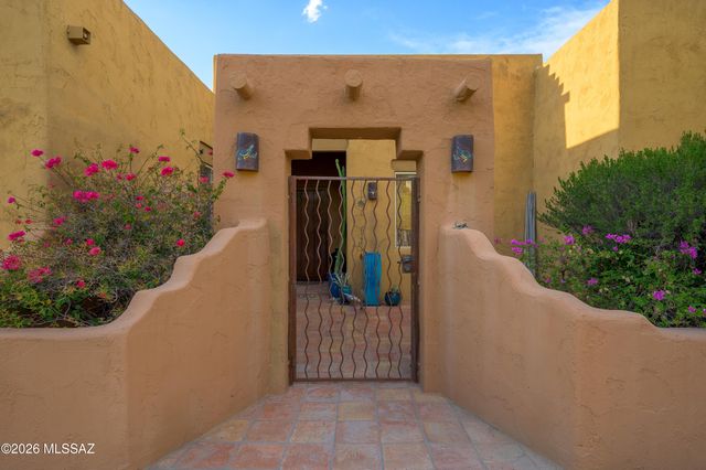 1061 N Mcelroy Place, Tucson, AZ 85745