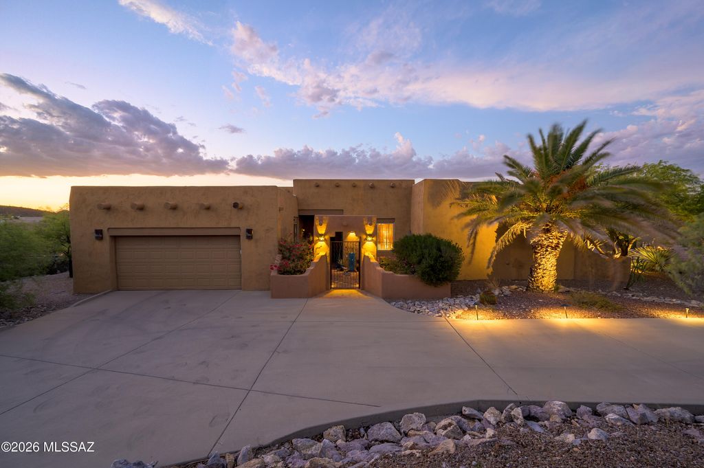 1061 N Mcelroy Place, Tucson, AZ 85745