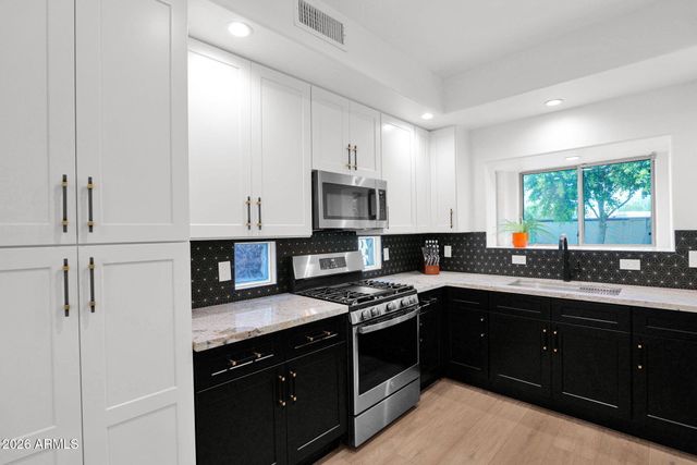 7240 N DREAMY DRAW Drive 113, Phoenix, AZ 85020