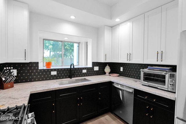 7240 N DREAMY DRAW Drive 113, Phoenix, AZ 85020
