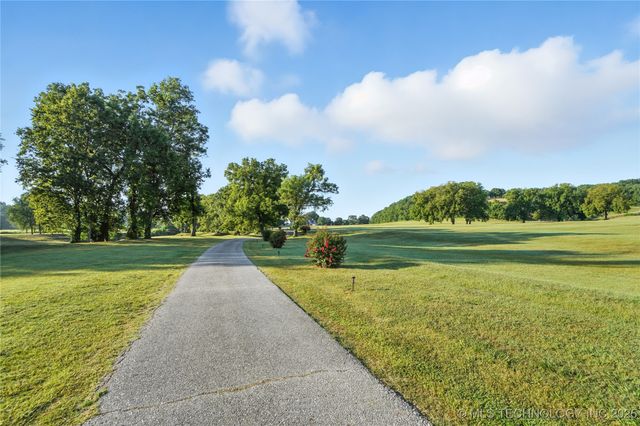 33021 S 625 Road, Grove, OK 74344