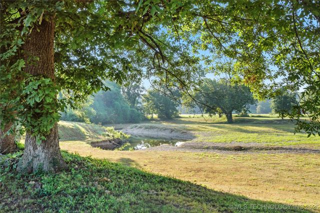 33021 S 625 Road, Grove, OK 74344