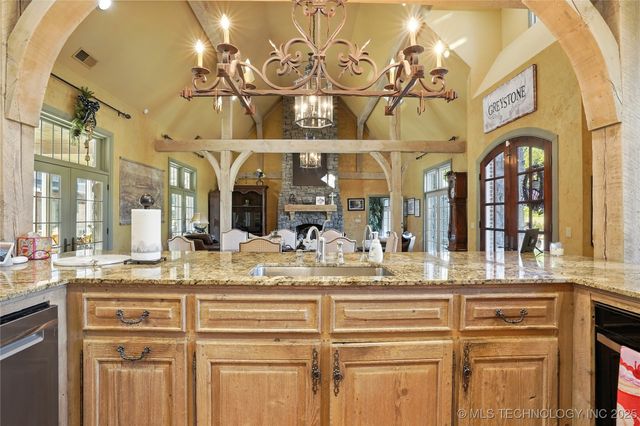 33021 S 625 Road, Grove, OK 74344