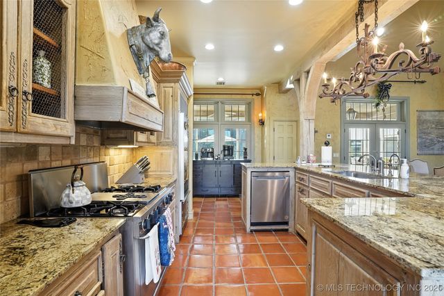 33021 S 625 Road, Grove, OK 74344