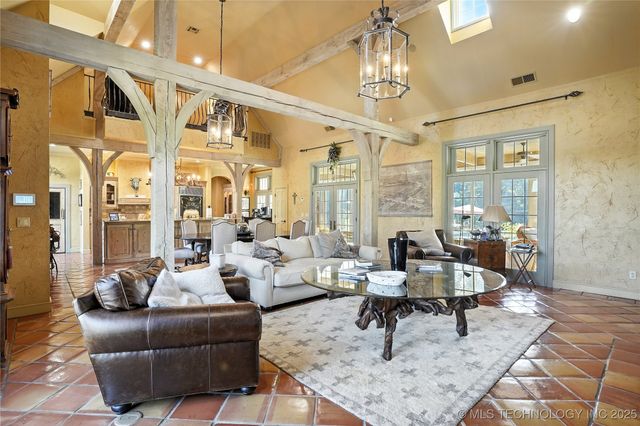 33021 S 625 Road, Grove, OK 74344