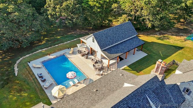 33021 S 625 Road, Grove, OK 74344