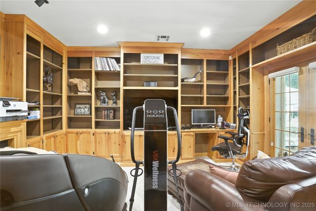 33021 S 625 Road, Grove, OK 74344