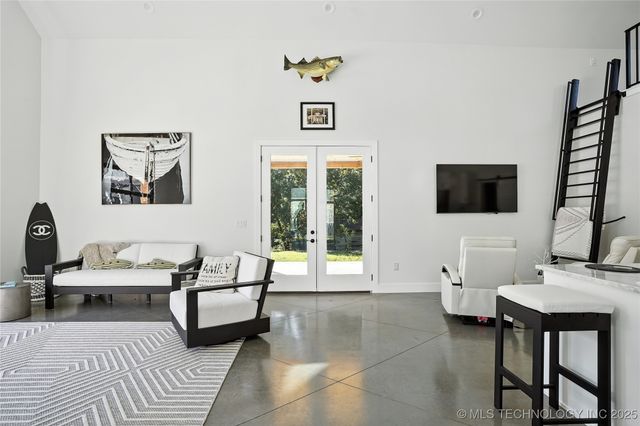 33021 S 625 Road, Grove, OK 74344