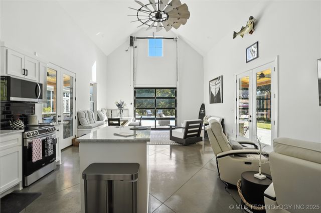 33021 S 625 Road, Grove, OK 74344