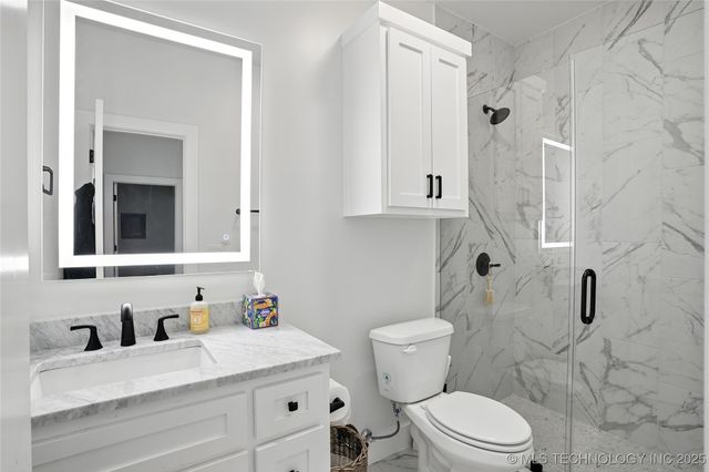 33021 S 625 Road, Grove, OK 74344