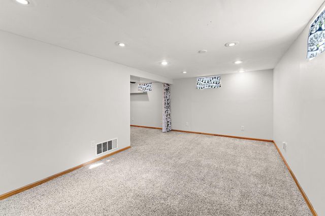 6871 90th Street S, Cottage Grove, MN 55016