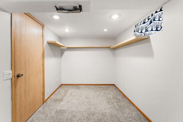 6871 90th Street S, Cottage Grove, MN 55016