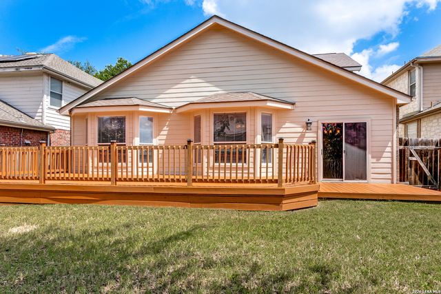 1305 James Cook, Windcrest, TX 78239