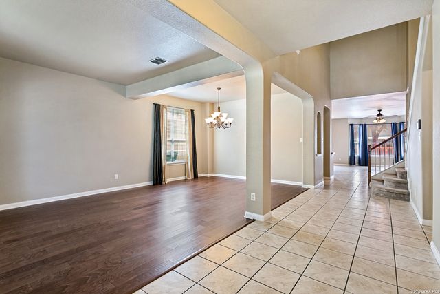 1305 James Cook, Windcrest, TX 78239