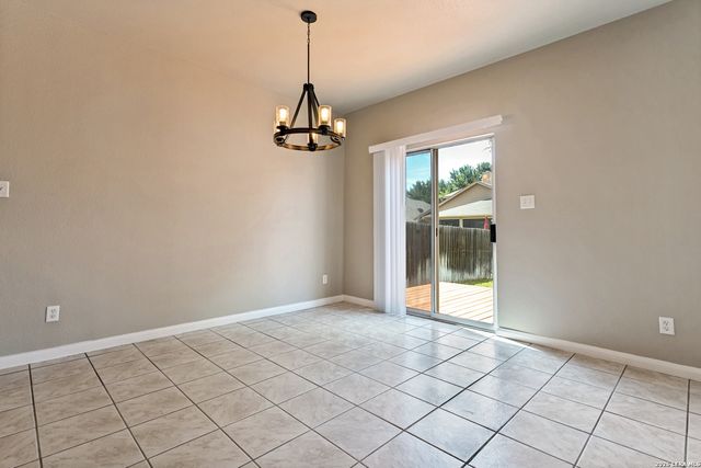 1305 James Cook, Windcrest, TX 78239
