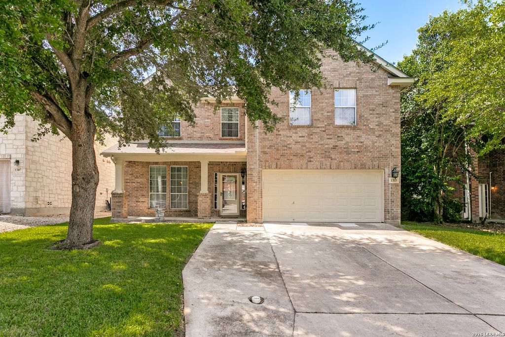 1305 James Cook, Windcrest, TX 78239