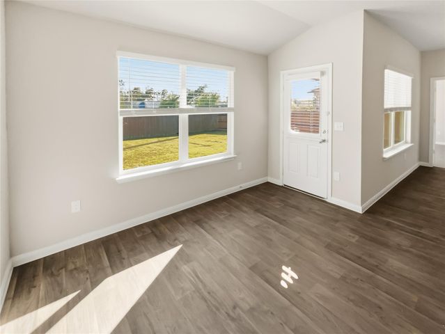 112 Marimoor DR, Hutto, TX 78634