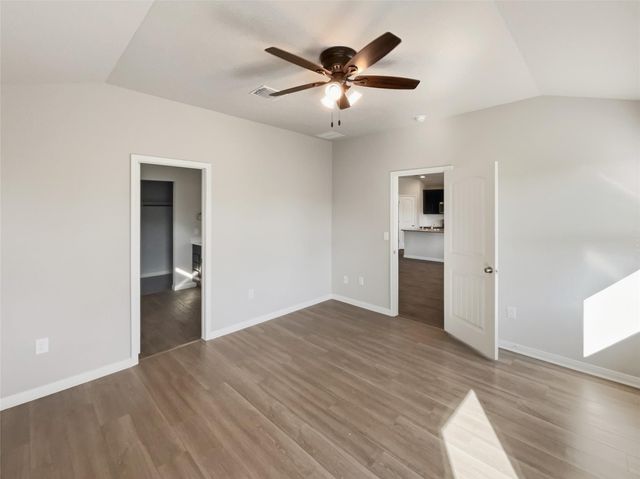 112 Marimoor DR, Hutto, TX 78634