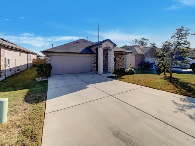 112 Marimoor DR, Hutto, TX 78634