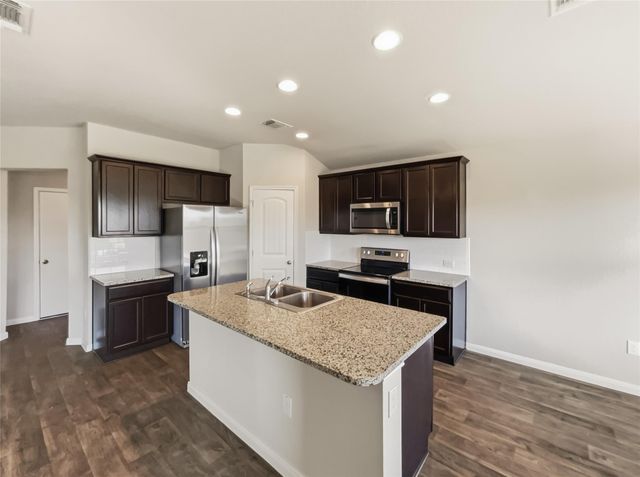 112 Marimoor DR, Hutto, TX 78634