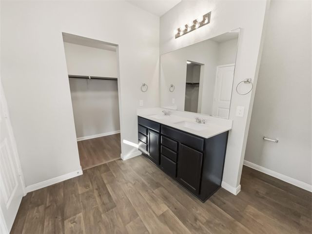 112 Marimoor DR, Hutto, TX 78634