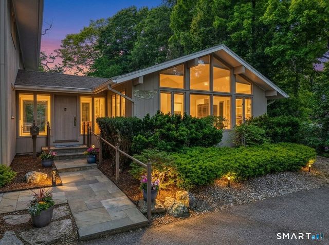 104 Parkway South, New London, CT 06320