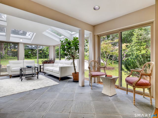 104 Parkway South, New London, CT 06320