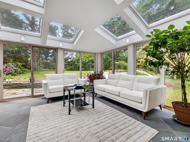 104 Parkway South, New London, CT 06320