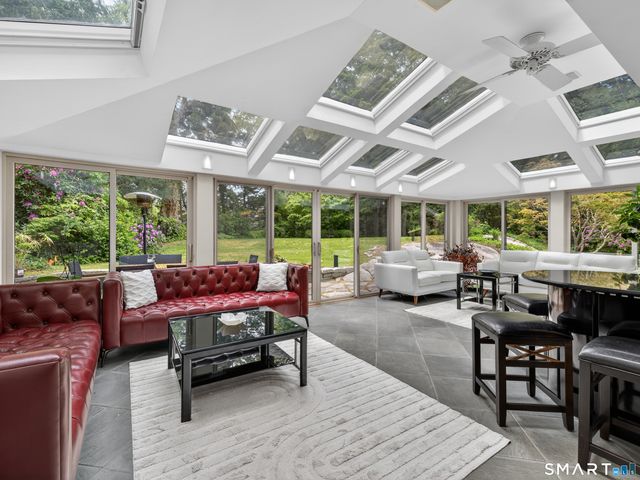 104 Parkway South, New London, CT 06320
