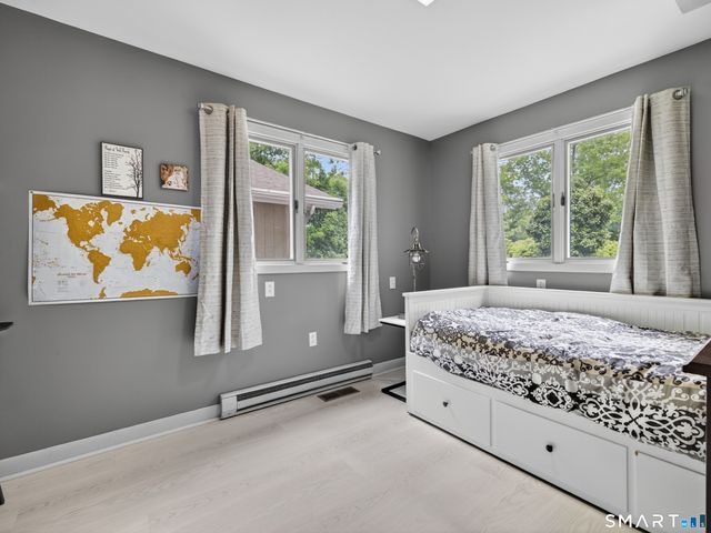 104 Parkway South, New London, CT 06320