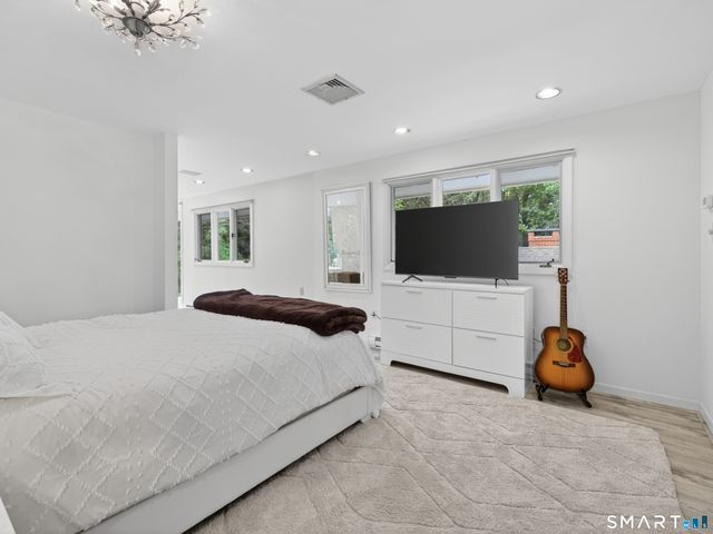 104 Parkway South, New London, CT 06320