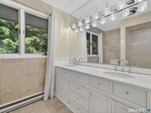 104 Parkway South, New London, CT 06320