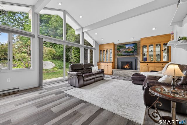 104 Parkway South, New London, CT 06320