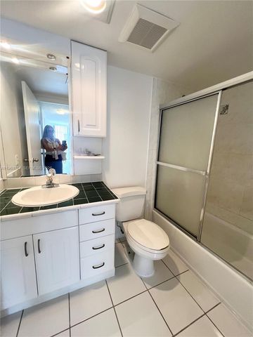 6937 Bay Dr 210, Miami Beach, FL 33141