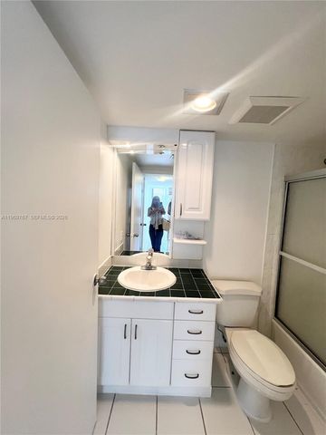 6937 Bay Dr 210, Miami Beach, FL 33141