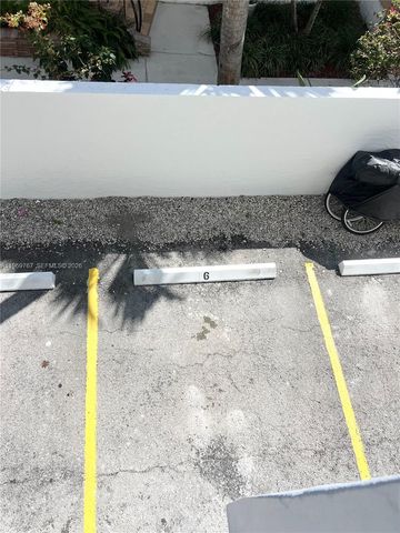 6937 Bay Dr 210, Miami Beach, FL 33141