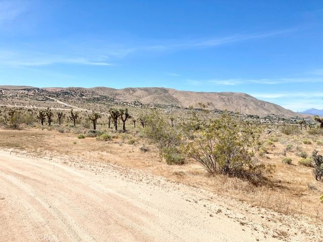 9950 Belfast Road, Apple Valley, CA 92308