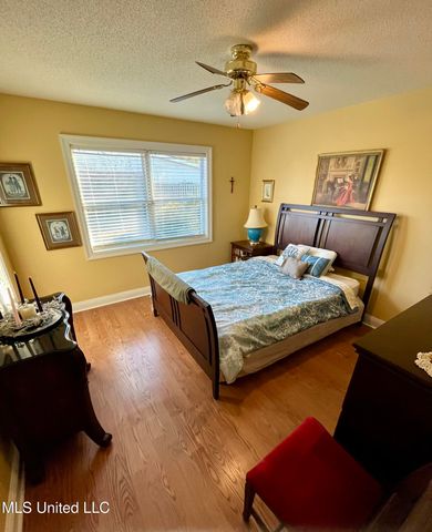 1301 Roswell Street, Pascagoula, MS 39581