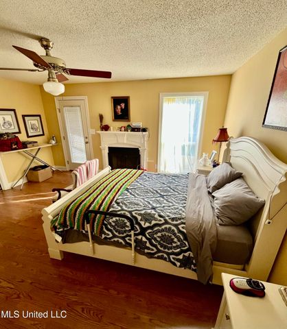 1301 Roswell Street, Pascagoula, MS 39581