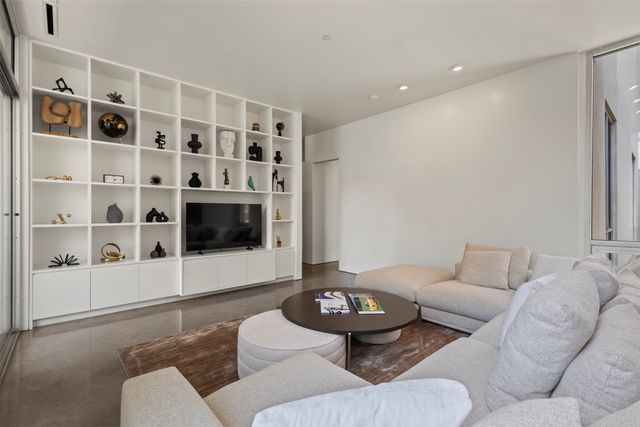3740 Holland Avenue 2A, Dallas, TX 75219
