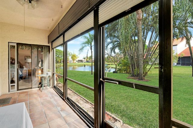3 Vía De Casas Sur 102, Boynton Beach, FL 33426