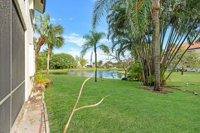 3 Vía De Casas Sur 102, Boynton Beach, FL 33426