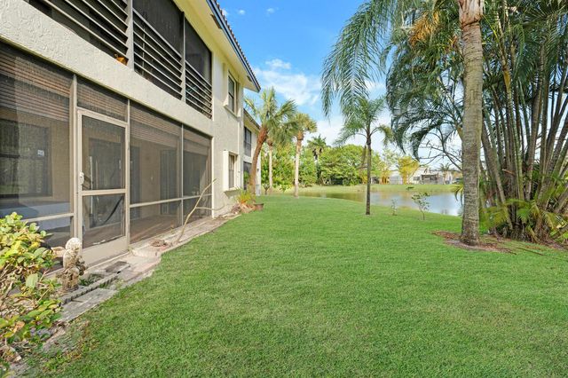 3 Vía De Casas Sur 102, Boynton Beach, FL 33426
