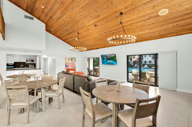 3 Vía De Casas Sur 102, Boynton Beach, FL 33426