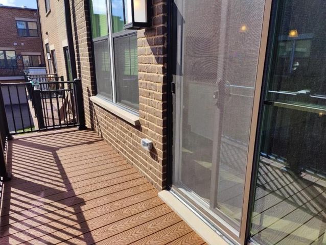 319 Elm Court 319, Mount Prospect, IL 60056