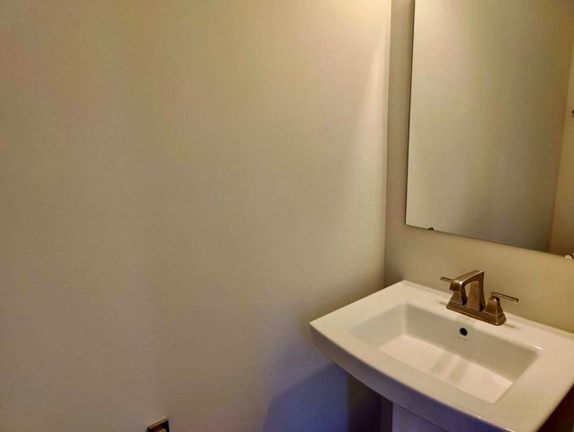 319 Elm Court 319, Mount Prospect, IL 60056